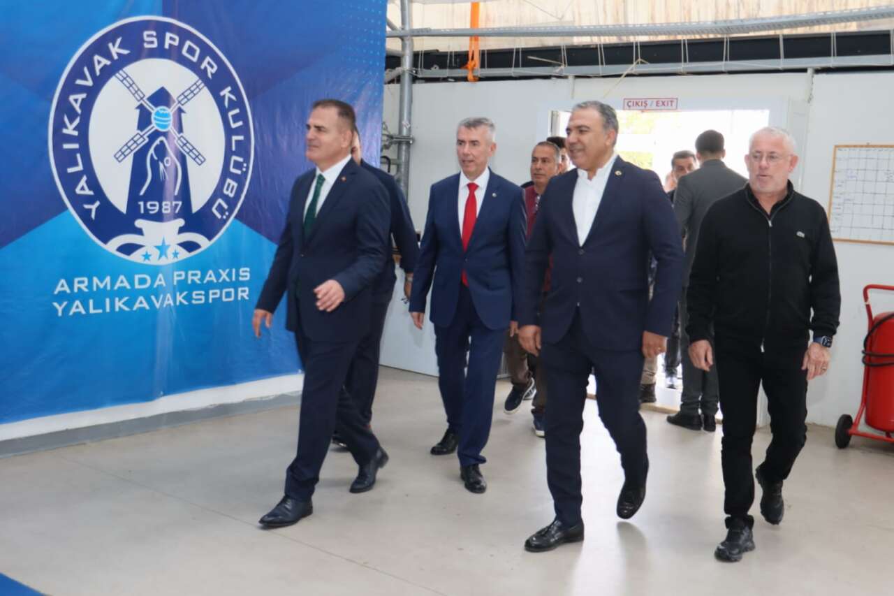 Vali Akbıyık’tan Yalıkavakspor’a Moral Ziyareti 6